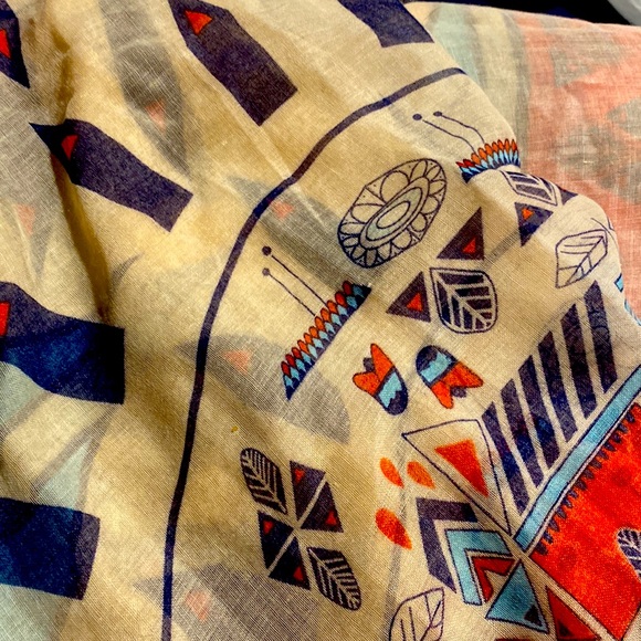 Extra Long and Extra Large Rectangular Scarf NeverUsed - Picture 12 of 12